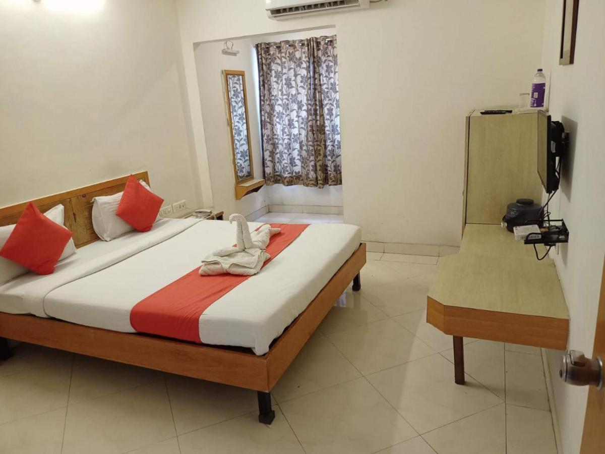 Hotel Wayfare Shirdi Exterior photo